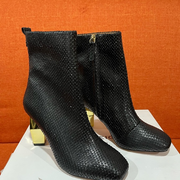 Kurt Geiger Black Snakeskin Boots with Gold Heel - Picture 3 of 10